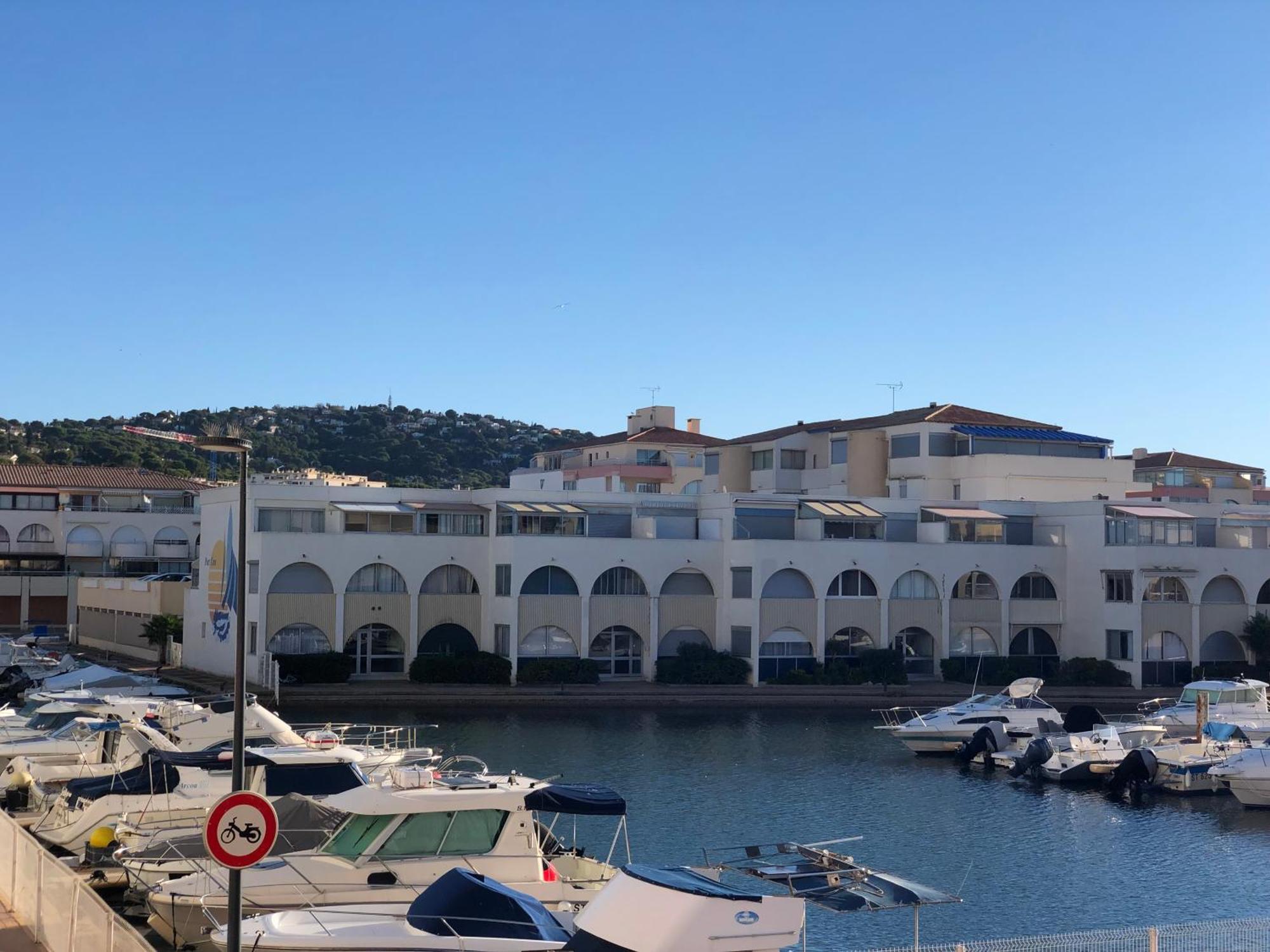 Coquet T2, Quartier Des Quilles, Climatise, 300M Des Plages Sète Exterior foto